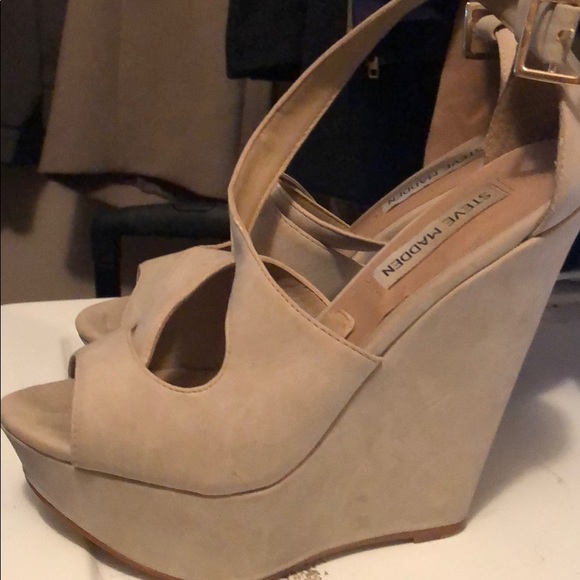 women’s heels - Picture 2 of 3